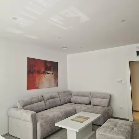 Apartament Maksa